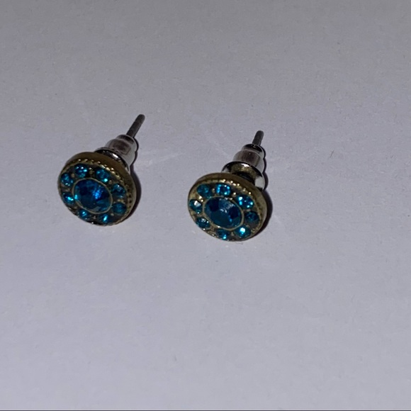 Blue stud earrings - Picture 3 of 5
